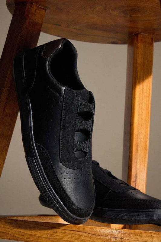 Clarks Pro Lace Sneakers (Black)